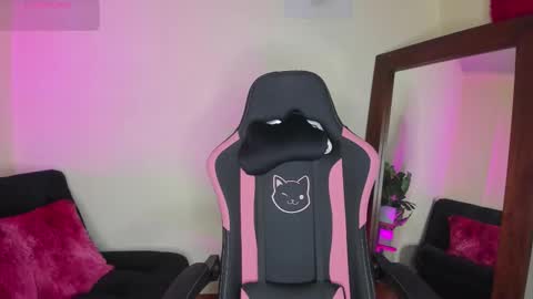 Kanae. online show from 12/18/25, 02:06