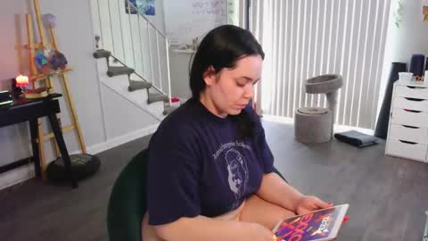 Snapshot of xenaluvss chatting on 02/25/26, 05:33 Goddess Xena online show from 02/25/26, 05:33