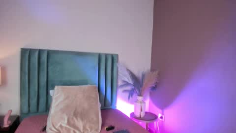 Xena Revelo online show from 02/13/26, 01:29