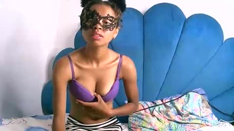 Snapshot of xenhuu chatting on 12/19/25, 08:16 xenhuu online show from 12/19/25, 08:16