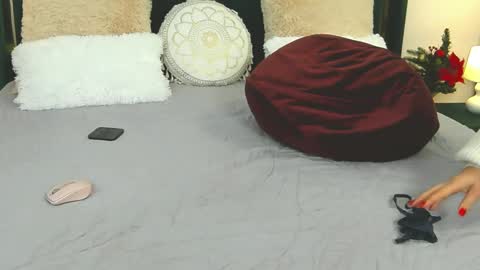 Snapshot of xeniablue chatting on 12/30/24, 01:25 XeniaBlue online show from 12/30/24, 01:25