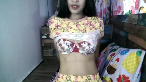 Snapshot of xgurlxlaloox chatting on 04/14/26, 12:49 xgurlxlaloox online show from 04/14/26, 12:49