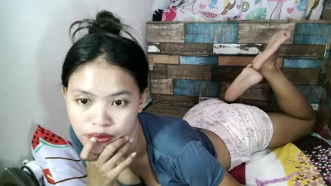 Snapshot of xgurlxlaloox chatting on 04/19/26, 02:11 xgurlxlaloox online show from 04/19/26, 02:11