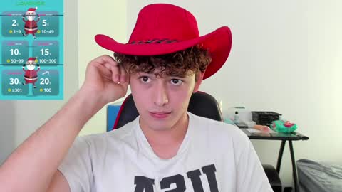 Snapshot of xhans17 chatting on 12/21/24, 12:59 xhan online show from 12/21/24, 12:59