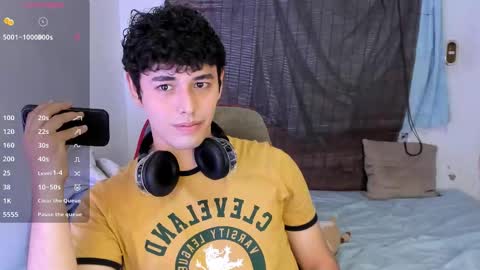 Snapshot of xhans17 chatting on 11/18/25, 06:01 xhan online show from 11/18/25, 06:01