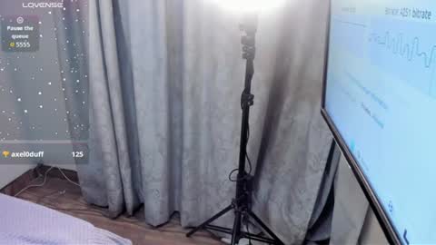 hinata  online show from 06/19/26, 12:26