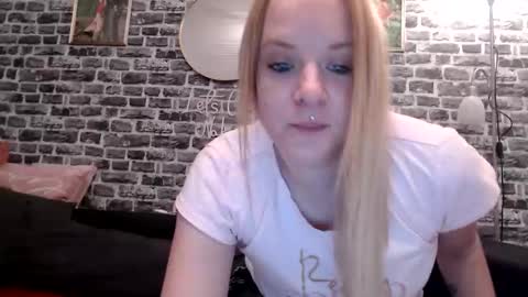 Milfi online show from 02/16/26, 09:22