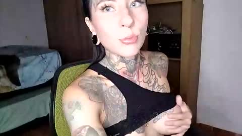 Snapshot of xialexbordeous chatting on 11/09/25, 10:30 Samara online show from 11/09/25, 10:30