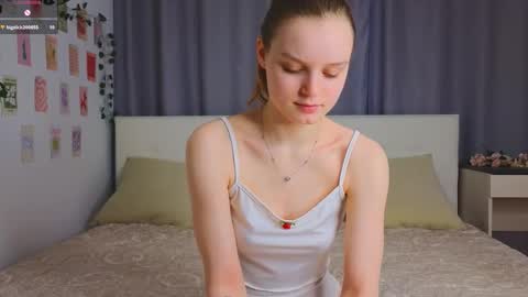 Snapshot of xiaobrunscheen chatting on 12/05/25, 04:10 Luna and Lina online show from 12/05/25, 04:10