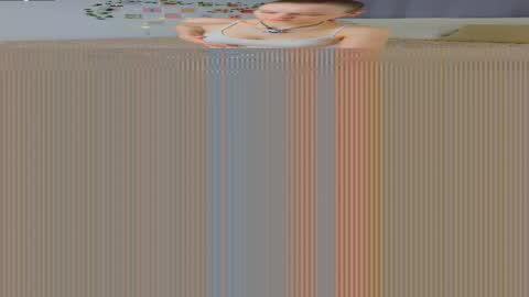 Snapshot of xiaobrunscheen chatting on 12/17/25, 04:07 Luna and Lina online show from 12/17/25, 04:07