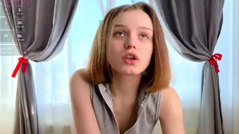 Snapshot of xiaobrunscheen chatting on 03/18/26, 04:15 Luna and Lina online show from 03/18/26, 04:15