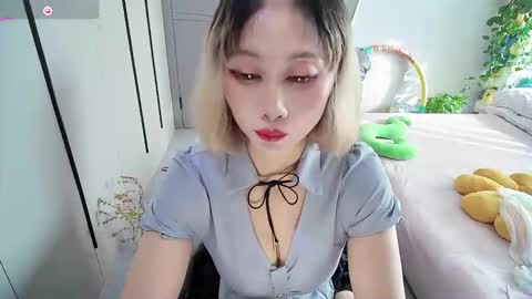 Snapshot of xiaoyu_cn chatting on 09/09/25, 12:43 xiaoyu online show from 09/09/25, 12:43