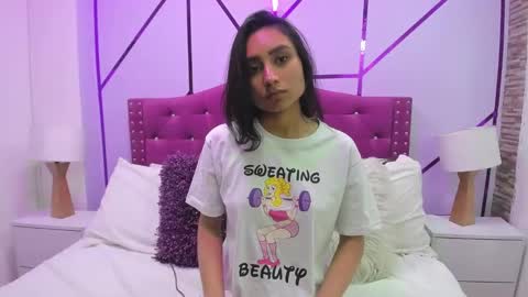 Snapshot of ximena_vasquez8 chatting on 02/04/25, 06:04 Xime online show from 02/04/25, 06:04