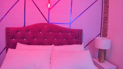 Snapshot of ximena_vasquez8 chatting on 02/15/25, 08:54 Xime online show from 02/15/25, 08:54