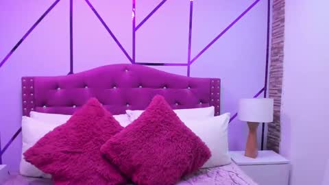 Snapshot of ximena_vasquez8 chatting on 02/21/25, 03:01 Xime online show from 02/21/25, 03:01