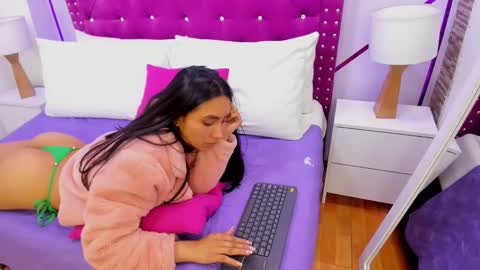 Snapshot of ximena_vasquez8 chatting on 03/07/25, 08:56 Xime online show from 03/07/25, 08:56