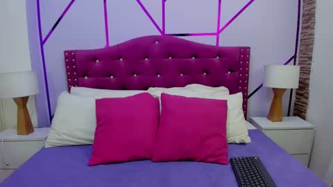 Snapshot of ximena_vasquez8 chatting on 03/09/25, 03:11 Xime online show from 03/09/25, 03:11