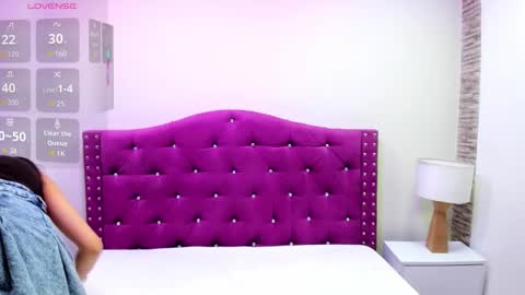 Snapshot of ximena_vasquez8 chatting on 09/14/25, 07:57 Xime online show from 09/14/25, 07:57