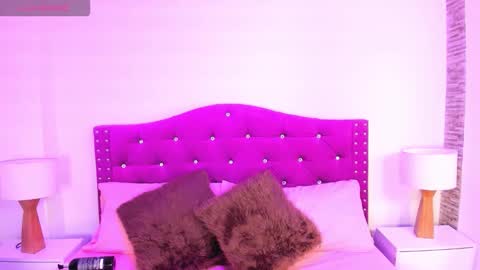 Snapshot of ximena_vasquez8 chatting on 09/21/25, 02:57 Xime online show from 09/21/25, 02:57