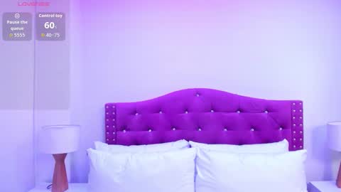 Snapshot of ximena_vasquez8 chatting on 09/21/25, 11:28 Xime online show from 09/21/25, 11:28