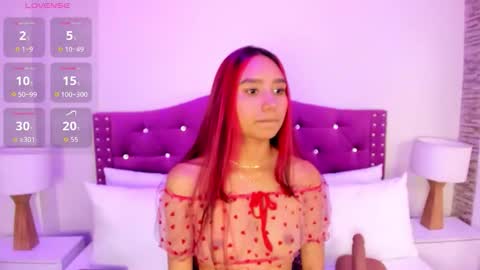 Snapshot of ximena_vasquez8 chatting on 09/26/25, 02:48 Xime online show from 09/26/25, 02:48