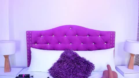 Snapshot of ximena_vasquez8 chatting on 10/04/25, 02:31 Xime online show from 10/04/25, 02:31