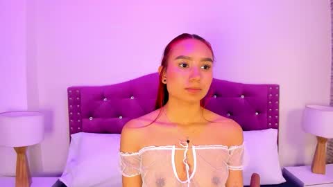 Snapshot of ximena_vasquez8 chatting on 10/05/25, 03:49 Xime online show from 10/05/25, 03:49