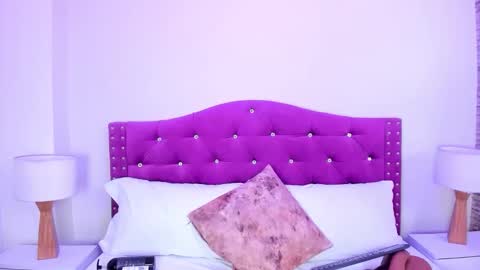 Snapshot of ximena_vasquez8 chatting on 10/06/25, 02:53 Xime online show from 10/06/25, 02:53