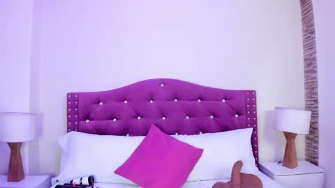 Snapshot of ximena_vasquez8 chatting on 10/20/25, 03:29 Xime online show from 10/20/25, 03:29