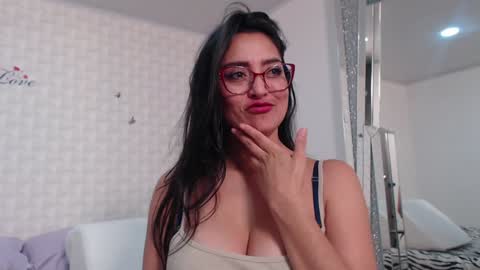 ximena suarez online show from 01/10/25, 06:42