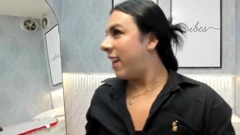 Snapshot of ximenahott_ chatting on 10/02/25, 10:00 Yoy  online show from 10/02/25, 10:00