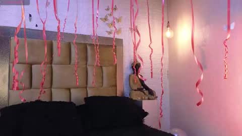 Snapshot of ximenawilliamss chatting on 11/14/25, 09:46 ximena online show from 11/14/25, 09:46