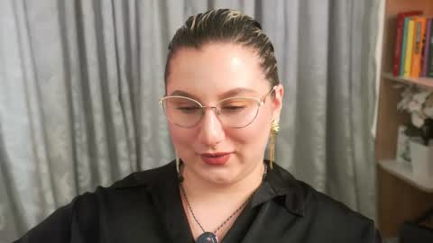 Snapshot of ximenna_cruz_ chatting on 03/26/26, 05:40 Xime Independent Artist online show from 03/26/26, 05:40