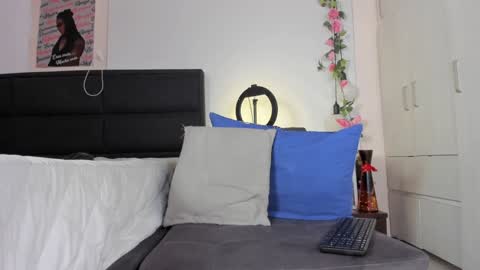 ximtia online show from 01/28/25, 12:43