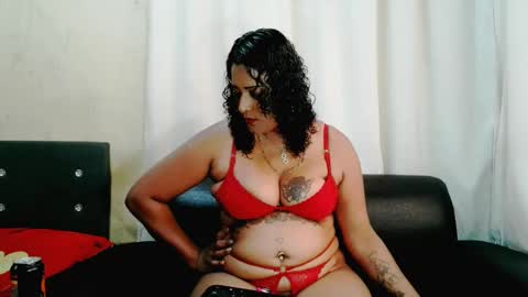 Snapshot of xindianxfireballx chatting on 10/28/25, 09:57 XIndianXFireBallx online show from 10/28/25, 09:57