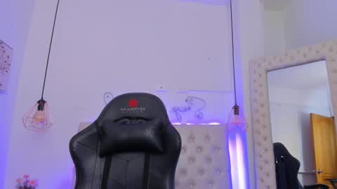 xiomara_cortes online show from 02/25/25, 07:42