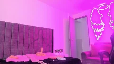 xiomara_cortes online show from 11/28/25, 12:35