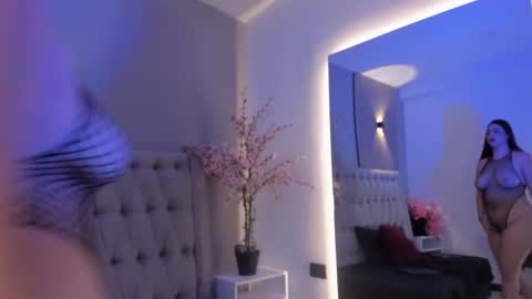 Xiomara online show from 12/19/25, 03:57