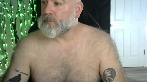 Snapshot of xjohnniex77 chatting on 04/04/26, 02:10 MrSlowBurn77 online show from 04/04/26, 02:10
