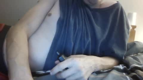 Snapshot of xjuskikinitx chatting on 09/11/25, 11:05 Justin online show from 09/11/25, 11:05