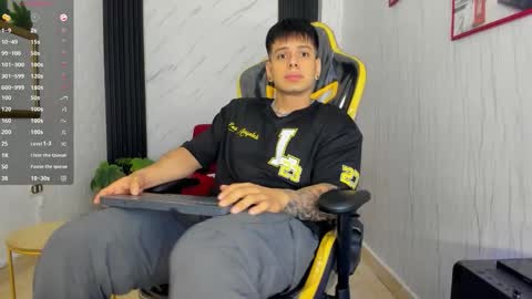      online show from 09/23/25, 12:19