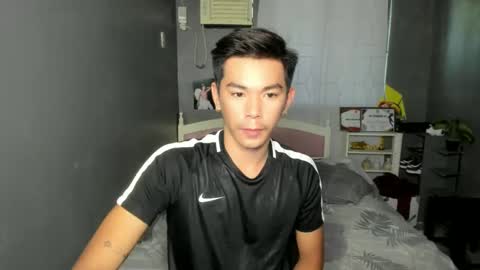 Snapshot of xkhen_damienx chatting on 02/20/25, 07:01 Khen online show from 02/20/25, 07:01