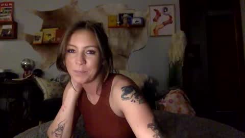 Snapshot of xlacyy chatting on 10/22/25, 02:45 xLacyy online show from 10/22/25, 02:45