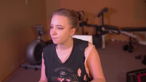 Snapshot of xlanabunny chatting on 12/08/24, 12:52 xlanabunny online show from 12/08/24, 12:52