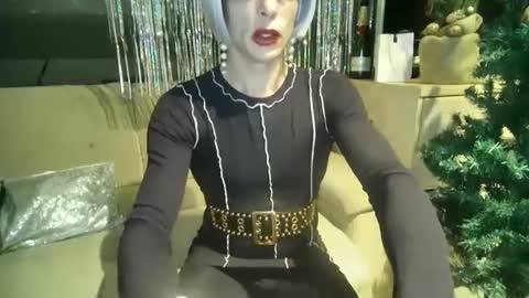 Wendy online show from 12/31/24, 04:04