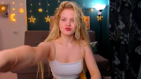 Chloe online show from 02/07/25, 01:53