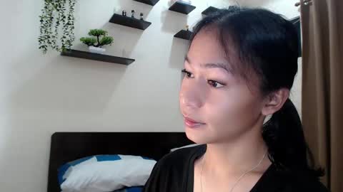 Snapshot of xlovely_destinyx chatting on 03/24/26, 06:07 Alice online show from 03/24/26, 06:07