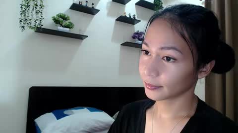 Snapshot of xlovely_destinyx chatting on 03/26/26, 05:07 Alice online show from 03/26/26, 05:07