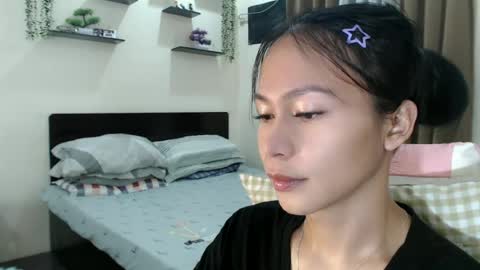 Snapshot of xlovely_destinyx chatting on 07/02/26, 08:37 Alice online show from 07/02/26, 08:37
