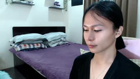Snapshot of xlovely_destinyx chatting on 07/28/26, 04:39 Alice online show from 07/28/26, 04:39